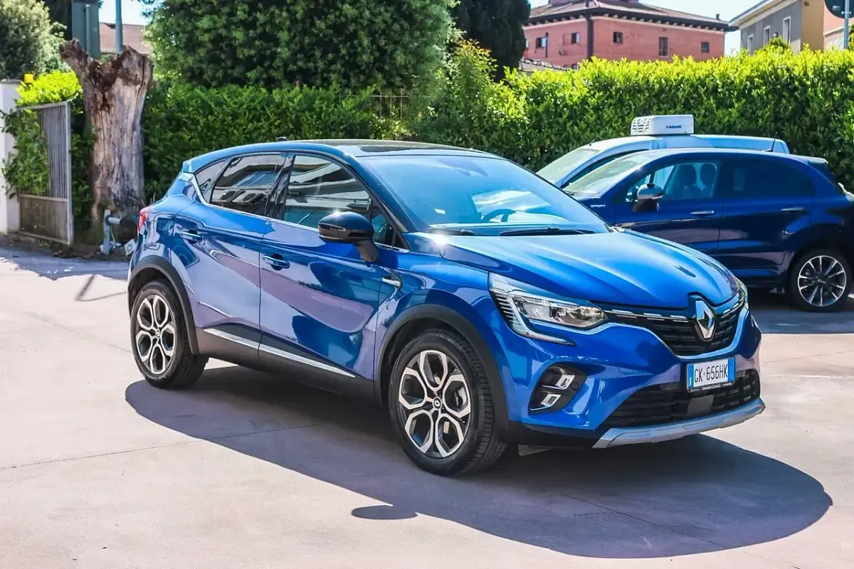 Usata Renault Captur Zen 93 CV (68 kW) 2022 Blu SUV