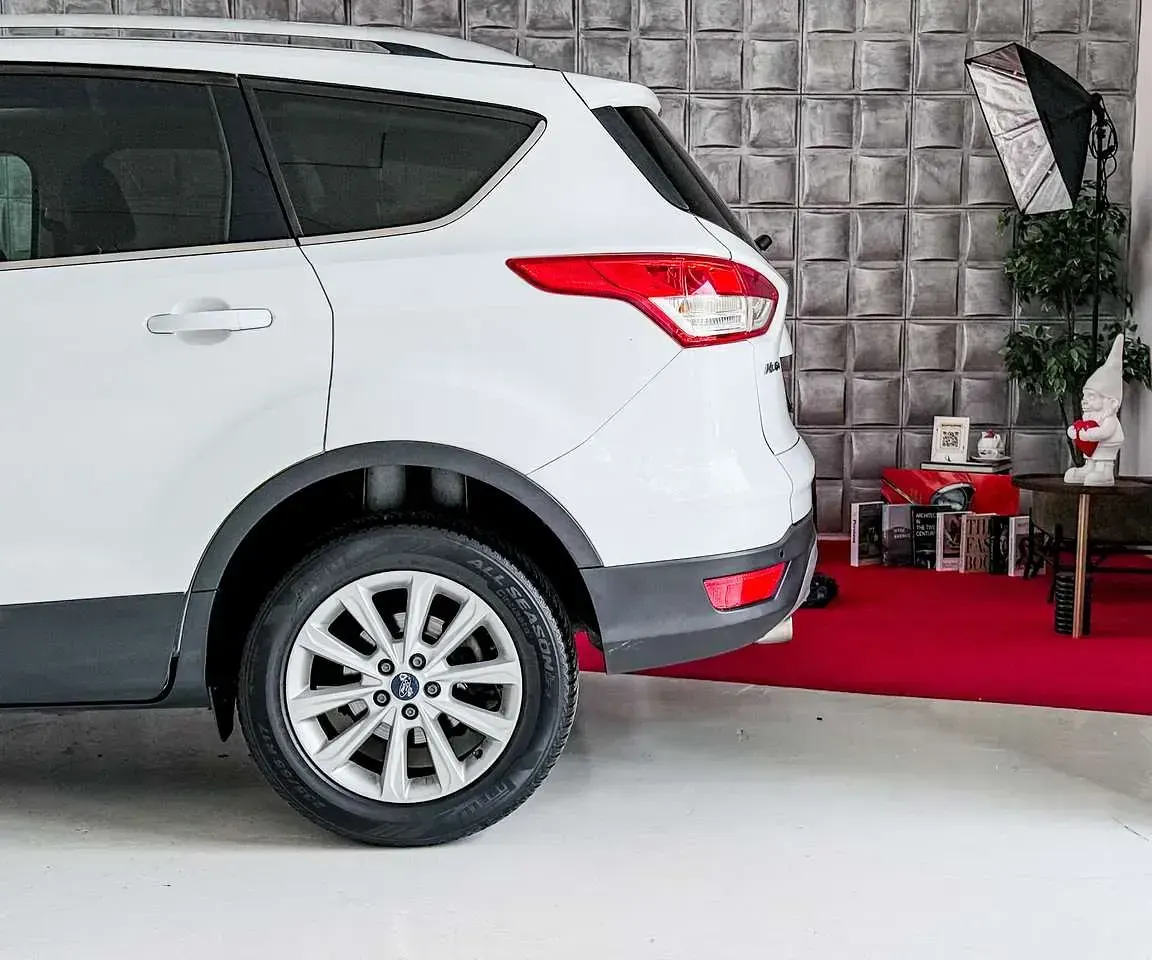 Usata Ford Kuga Titanium 150 CV (110 kW) 2015 Bianco SUV