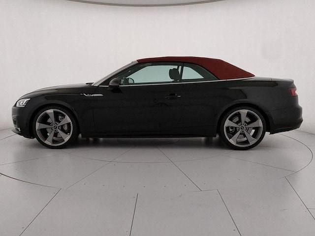 Usata Audi A5 Cabriolet Sport 245 CV (180 kW) 2019 Nero mito metallizzato rosso Cabrio