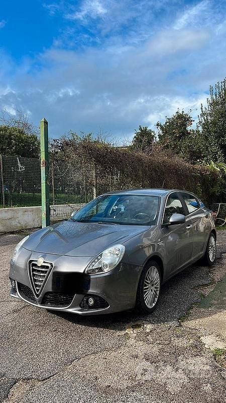 Usata Alfa Romeo Giulietta 105 CV (77 kW) 2013 Grigio Berlina