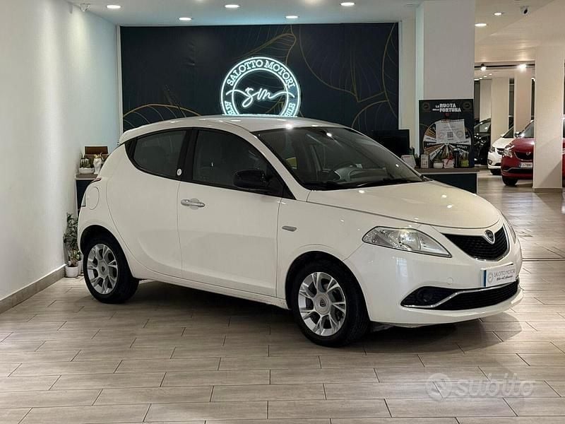 Bianco Usata 2016 Lancia Ypsilon Due volumi | 6500 € (Ottimo prezzo) - Immagine 1/4