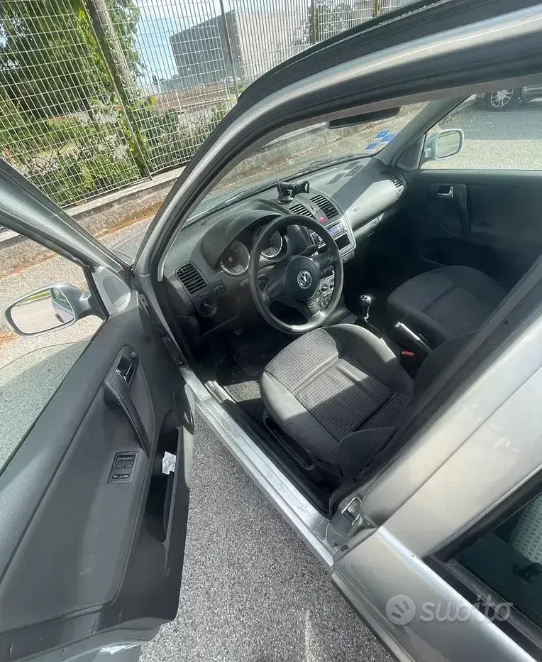 Usata VW Polo 45 CV (33 kW) 2001 Grigio Utilitaria