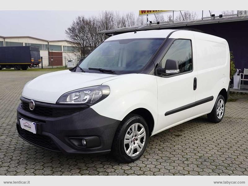 Bianco Usata 2019 Fiat Doblò Monovolume | 11.393 € (Buon prezzo) - Immagine 1/4