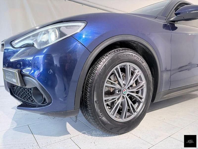 Usata Alfa Romeo Stelvio 182 CV (133 kW) 2018 Blu SUV