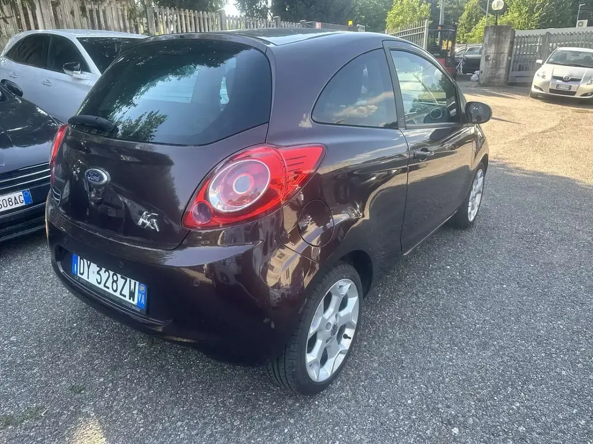 Usata Ford Ka Titanium 69 CV (50 kW) 2009 Marrone Utilitaria
