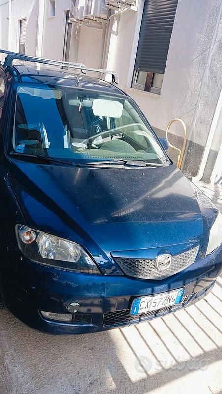 Usata Mazda 2 68 CV (50 kW) 2005 Blu Utilitaria