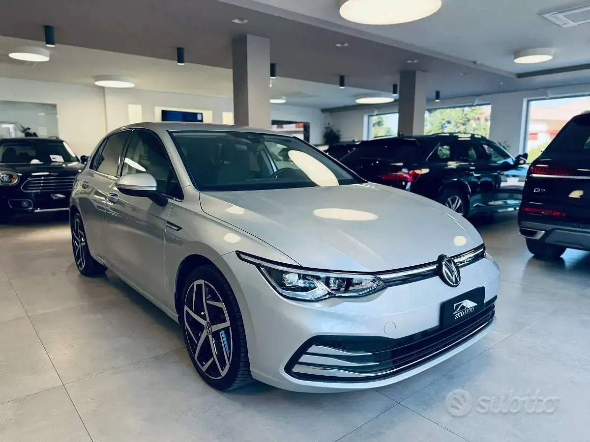 Occasion VW Golf VIII Style 117 ch (86 kW) 2022 Argent Berline
