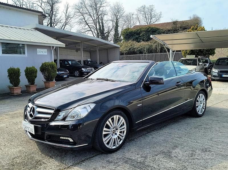 Usata Mercedes E350 231 CV (169 kW) 2010 Nero Cabrio