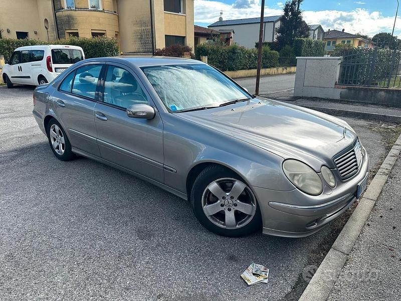 Usata Mercedes E280 2006 Grigio Berlina