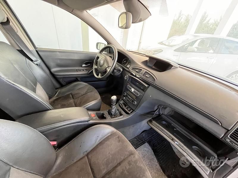 Usata Renault Laguna 130 CV (95 kW) 2022 Grigio Berlina