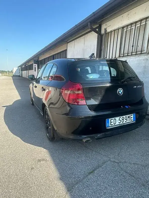 Usata BMW 118 143 CV (105 kW) 2010 Utilitaria