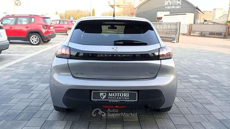 Usata Peugeot 208 Active 102 CV (75 kW) 2021 Argento Utilitaria
