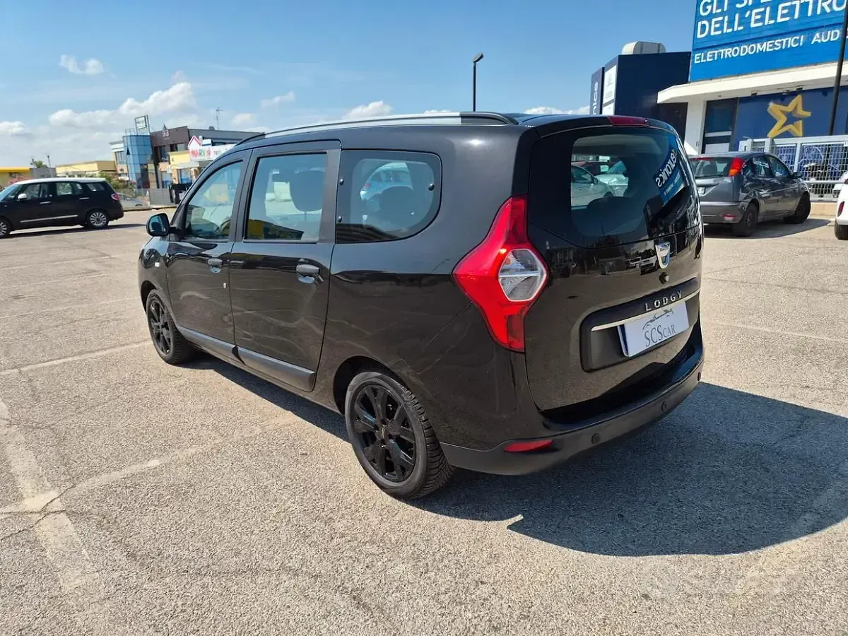 Usata Dacia Lodgy Essentiel 95 CV (69 kW) 2021 Grigio Monovolume