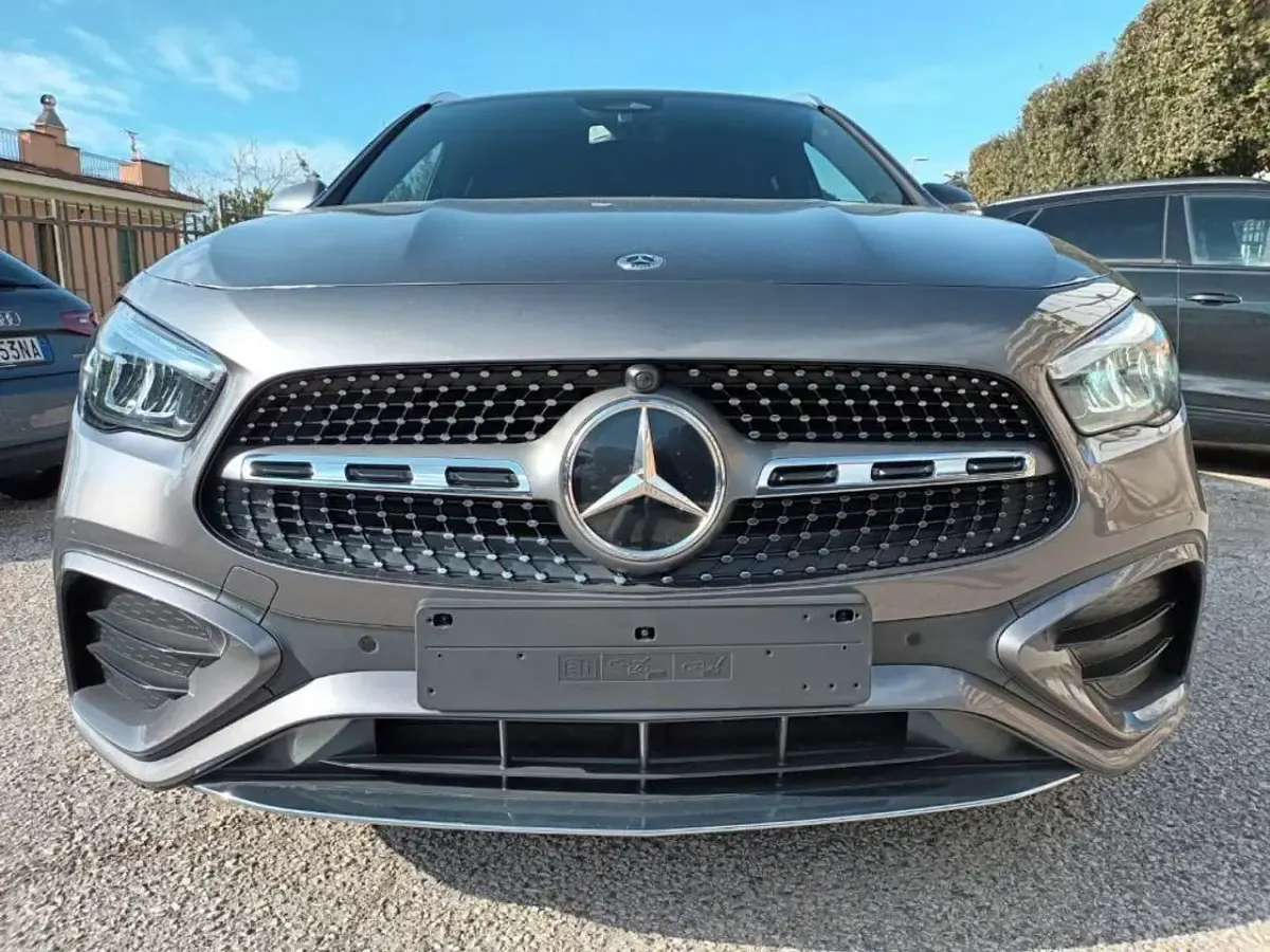 Usata Mercedes GLA200 Premium 150 CV (110 kW) 2025 Grigio SUV