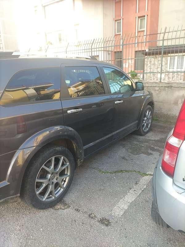 Usata Fiat Freemont Lounge 170 CV (125 kW) 2014 Marrone SUV