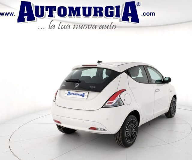 Usata Lancia Ypsilon Gold 69 CV (50 kW) 2021 Bianco Utilitaria