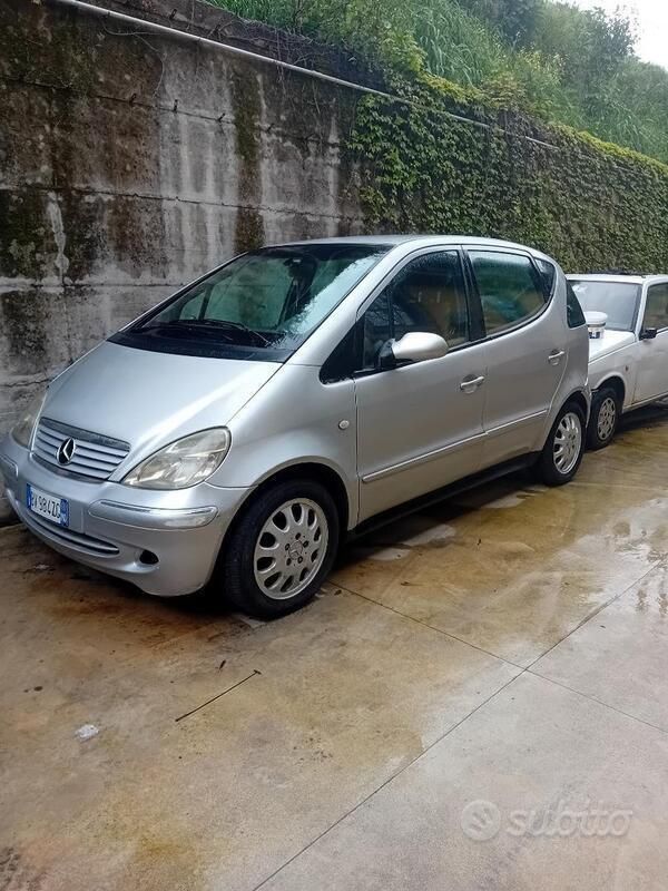 Usata Mercedes A200 95 CV (69 kW) 2002 Grigio Utilitaria