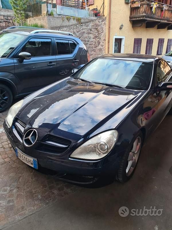 Usata Mercedes SLK200 163 CV (119 kW) 2005 Blu Cabrio