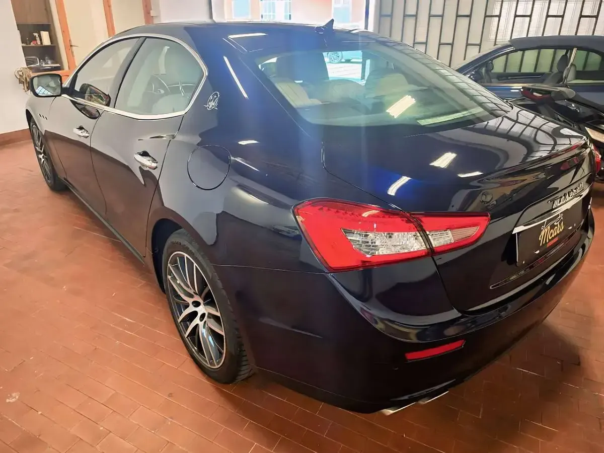 Usata Maserati Ghibli 250 CV (183 kW) 2016 Blu/azzurro Berlina