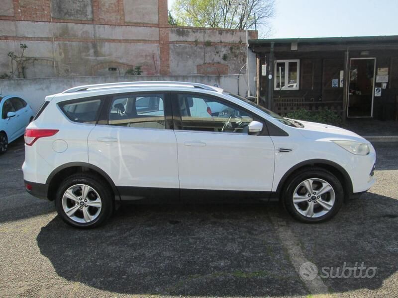 Usata Ford Kuga Titanium 150 CV (110 kW) 2013 Bianco pastello SUV