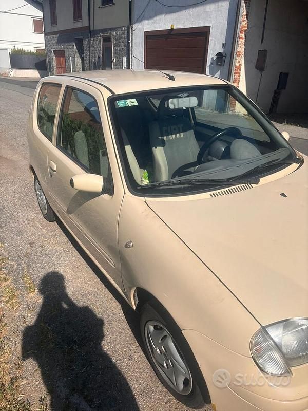 Usata Fiat 600 54 CV (39 kW) 2007 Utilitaria