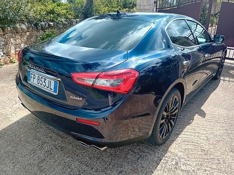 Usata Maserati Ghibli 275 CV (202 kW) 2014 Blu Berlina