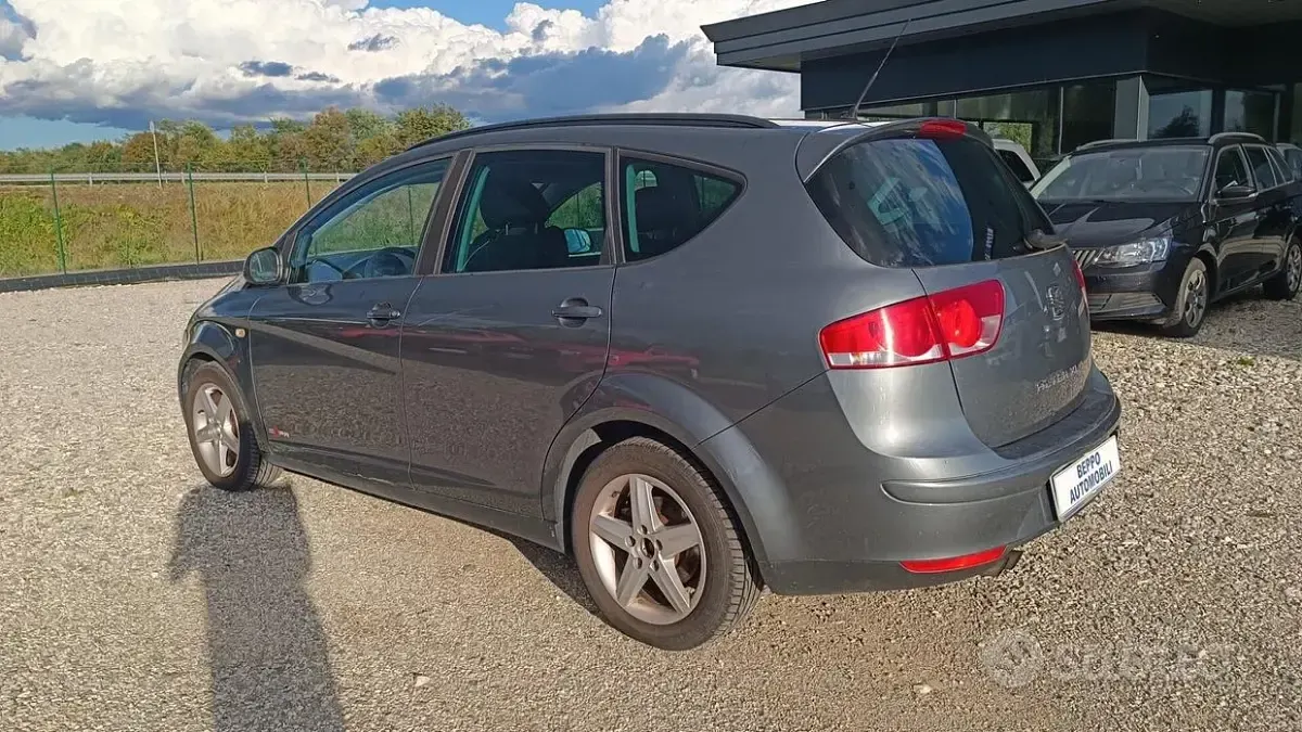 Usata Seat Altea 140 CV (102 kW) 2012 Grigio Berlina