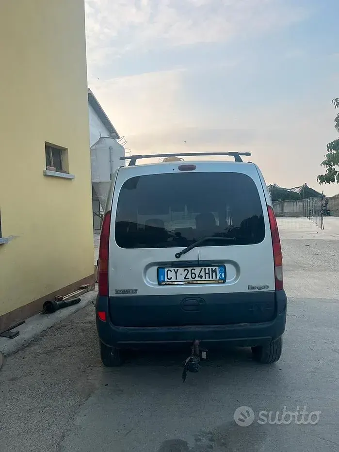Usata Renault Kangoo 84 CV (61 kW) 2005 Grigio Monovolume