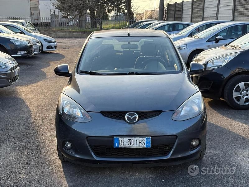 Begagnad Mazda 2 75 HK (55 kW) 2007 Blå Halvkombi