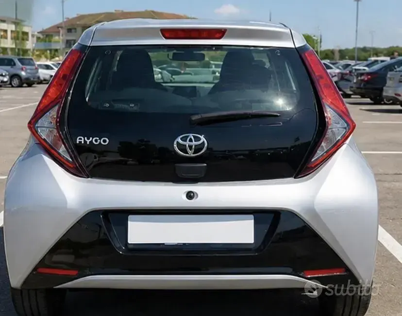 Usata Toyota Aygo X-play 72 CV (52 kW) 2020 Grigio Utilitaria