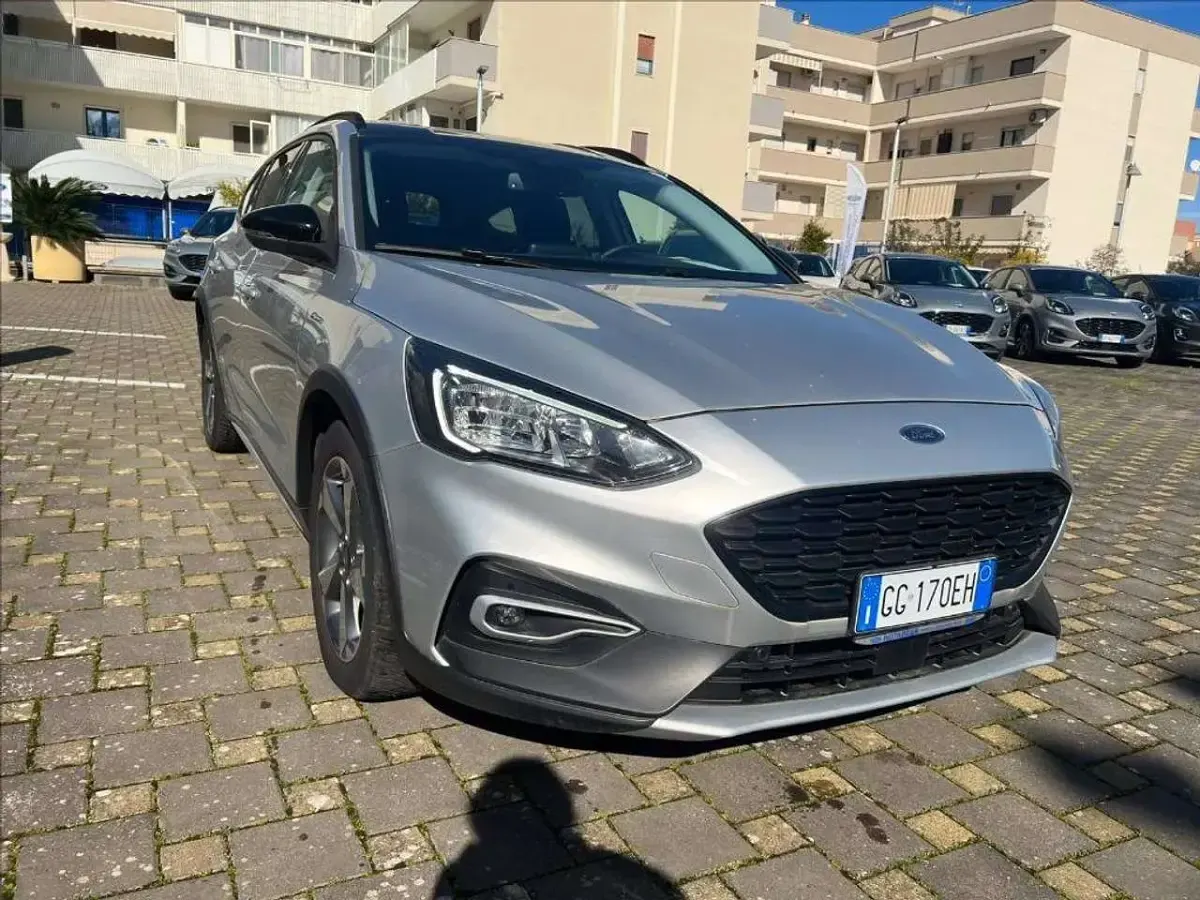 Usata Ford Focus Active 125 CV (91 kW) 2021 Argento metallizzato Station wagon