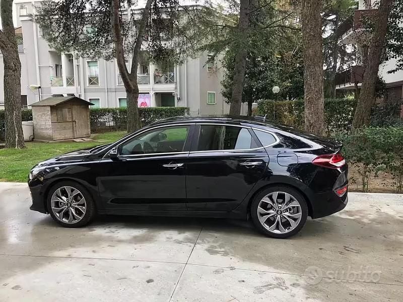 Usata Hyundai i30 140 CV (102 kW) 2018 Nero Berlina
