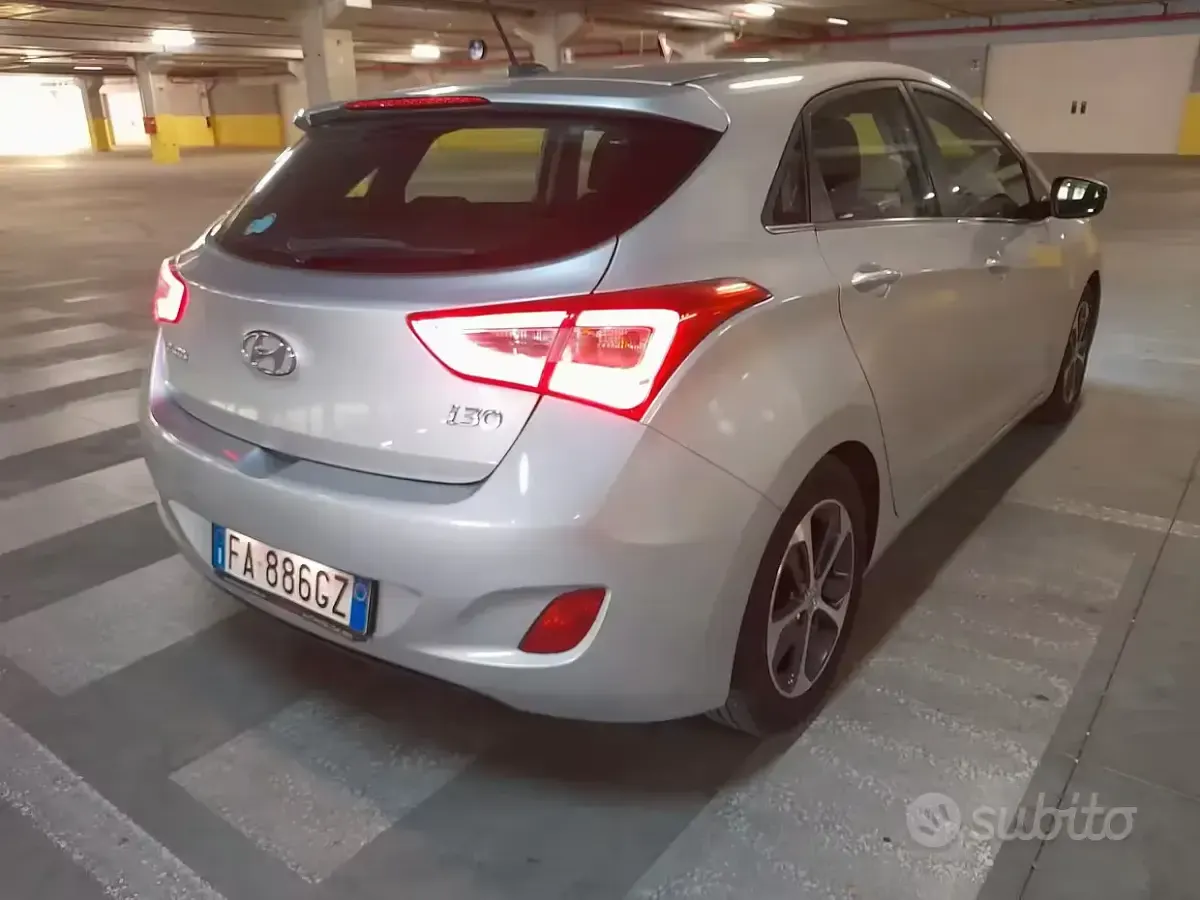 Usata Hyundai i30 136 CV (100 kW) 2015 Grigio Berlina