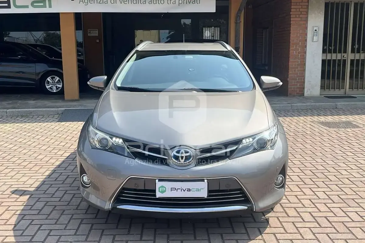 Usata Toyota Auris Touring Sports Lounge 99 CV (72 kW) 2014 Grigio Station wagon