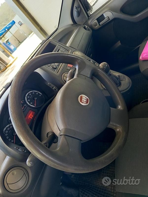 Usata Fiat Panda 4x4 Climbing 74 CV (54 kW) 2011 Grigio Utilitaria