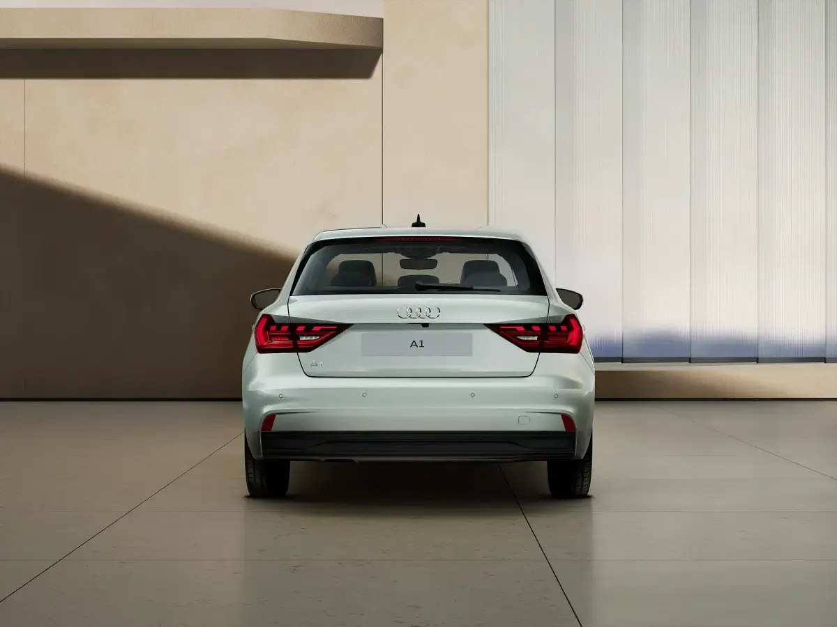 Nuova Audi A1 Sportback Business 116 CV (85 kW) 2026 Argento rugiada metallizzato Utilitaria