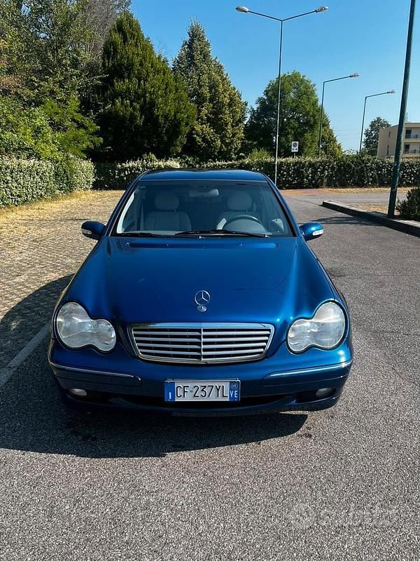 Usata Mercedes C200 Elegance 2003 Blu Berlina