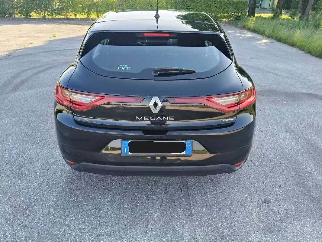 Usata Renault Mégane IV Zen 110 CV (80 kW) 2017 Nero Berlina