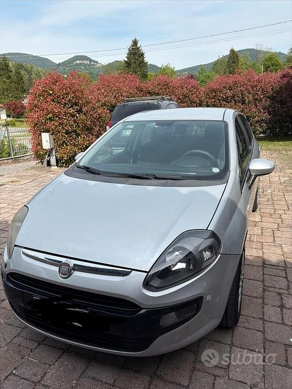 Usata Fiat Punto 75 CV (55 kW) 2011 Grigio Utilitaria