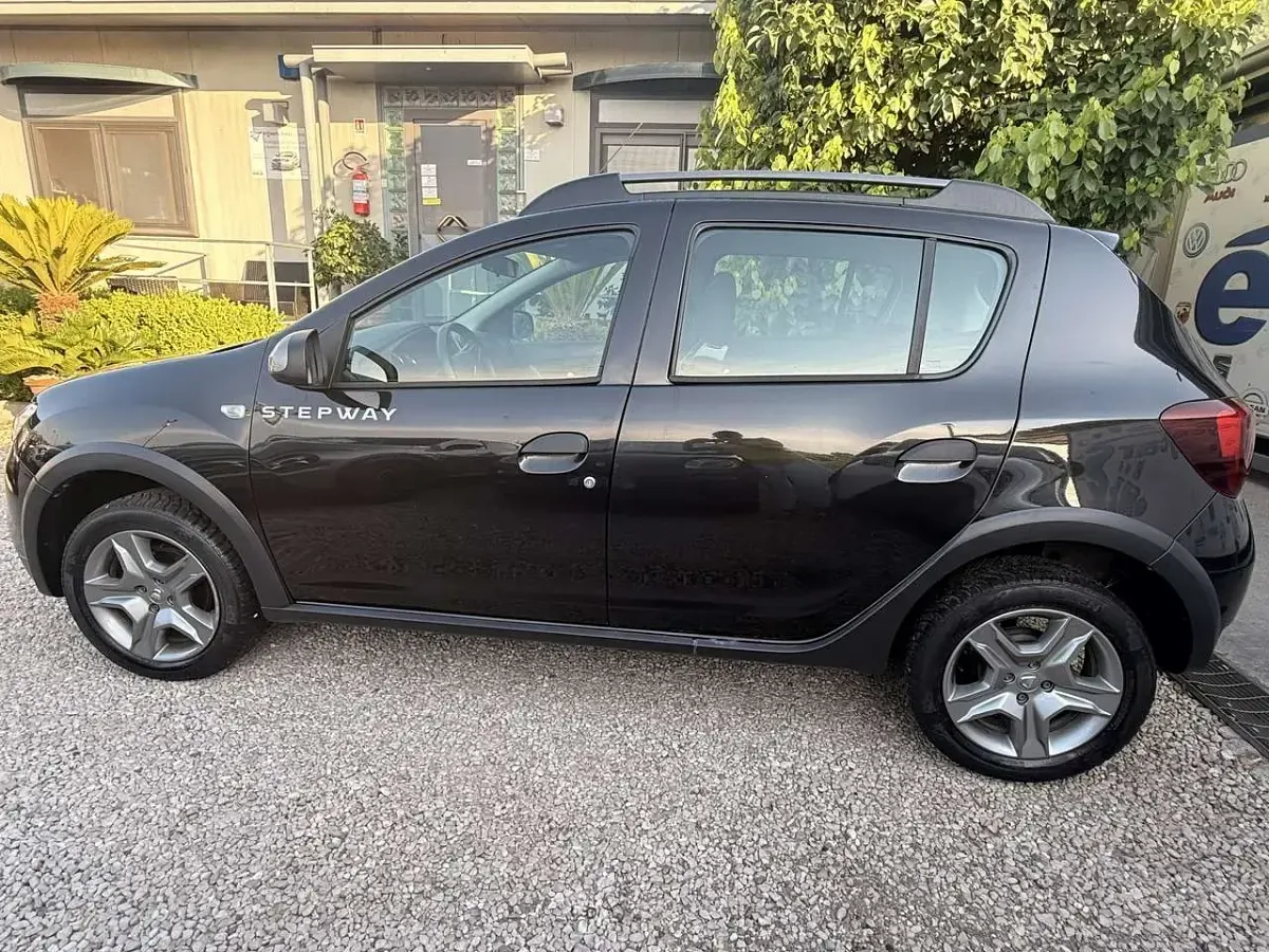 Usata Dacia Sandero Stepway 90 CV (66 kW) 2018 Grigio Berlina