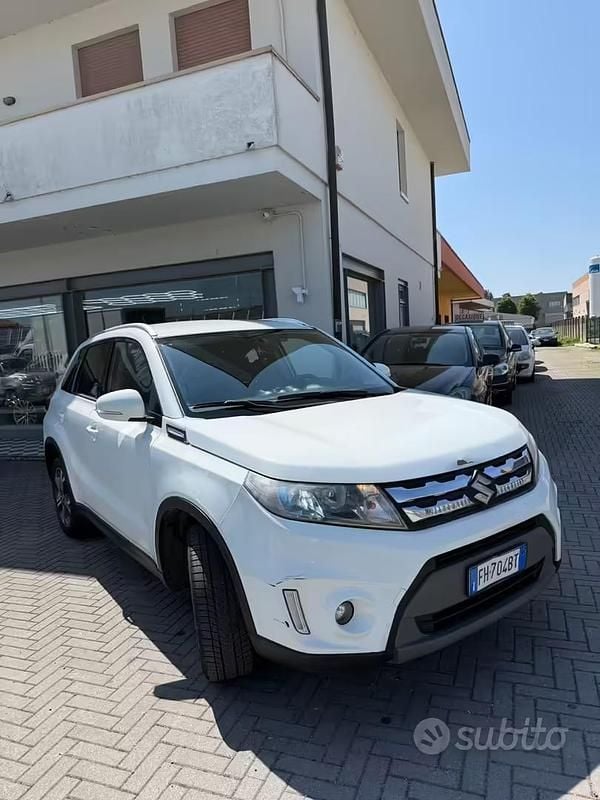 Usata Suzuki Vitara 120 CV (88 kW) 2017 Bianco SUV