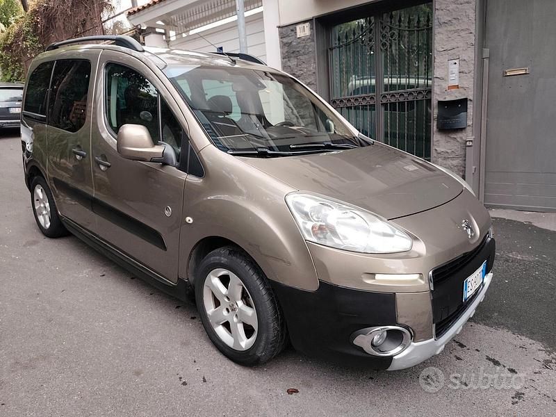 Usata Peugeot Partner Tepee Outdoor 92 CV (67 kW) 2013 Marrone Monovolume