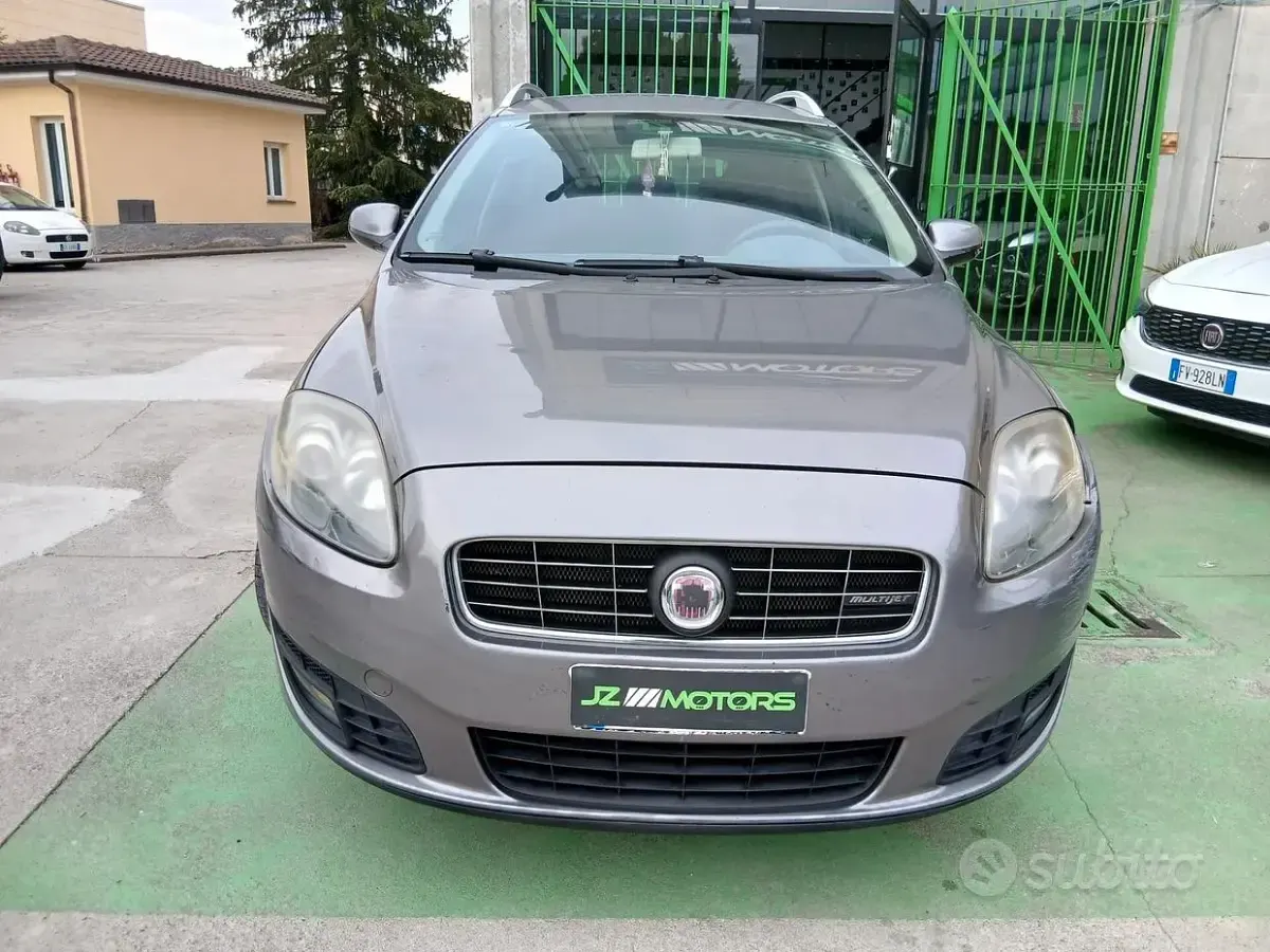 Usata Fiat Croma 150 CV (110 kW) 2009 Grigio Station wagon