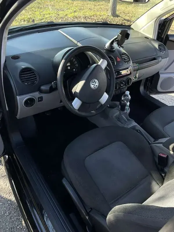 Usata VW New Beetle 105 CV (77 kW) 2006 Utilitaria