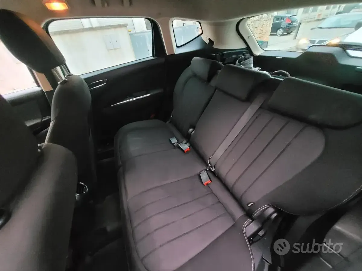 Usata Lancia Delta 105 CV (77 kW) 2012 Verde Utilitaria