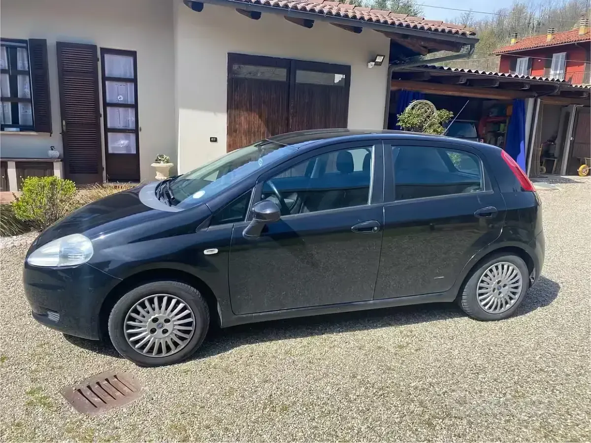 Usata Fiat Grande Punto 65 CV (47 kW) 2007 Nero Utilitaria