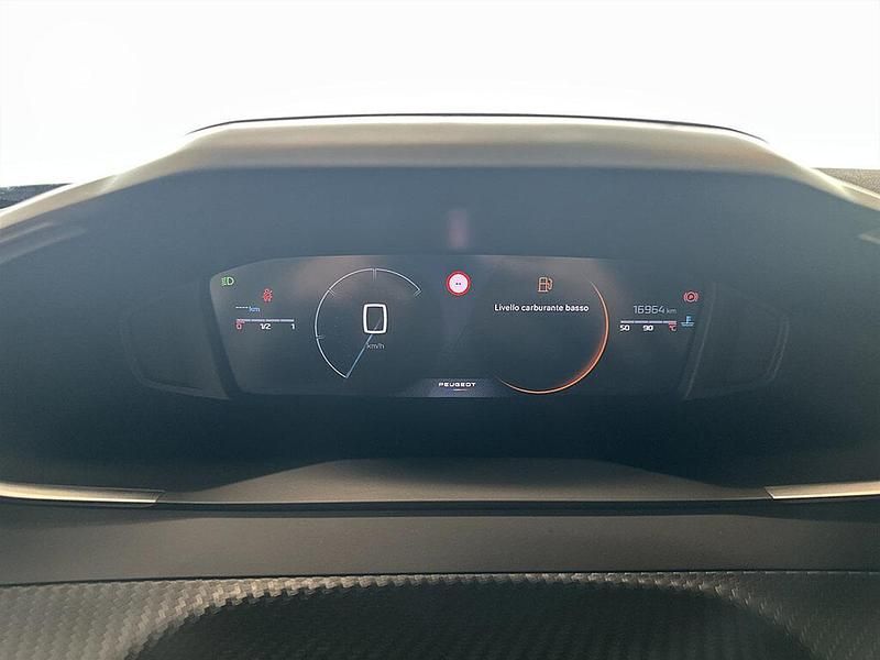 Usata Peugeot 2008 Allure 101 CV (74 kW) 2025 Blu SUV