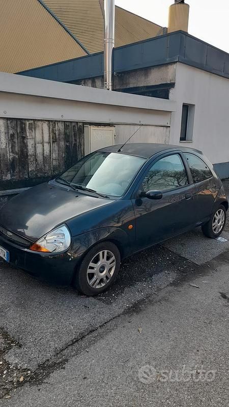 Usata Ford Deluxe 2005 Nero Utilitaria