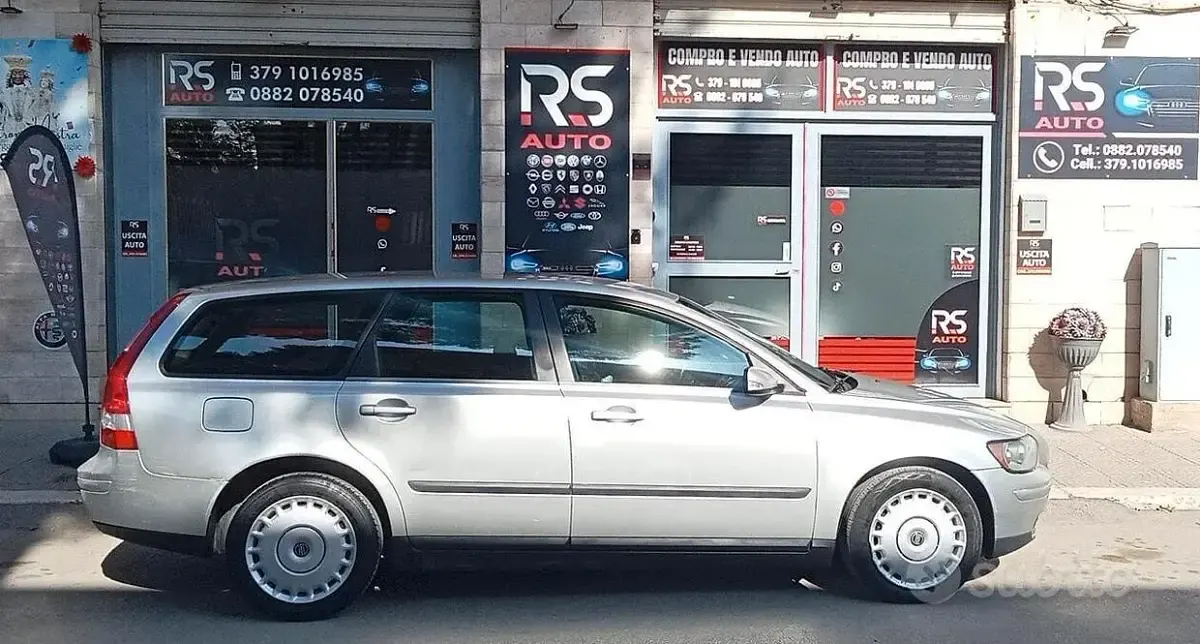 Usata Volvo V50 Summum 136 CV (100 kW) 2006 Grigio Station wagon