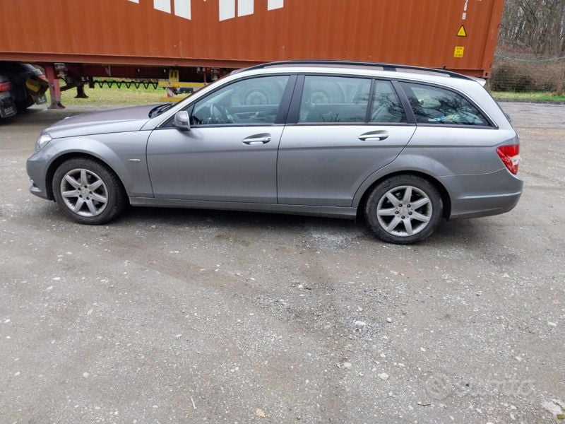 Usata Mercedes 200 122 CV (89 kW) 2011 Marrone Station wagon